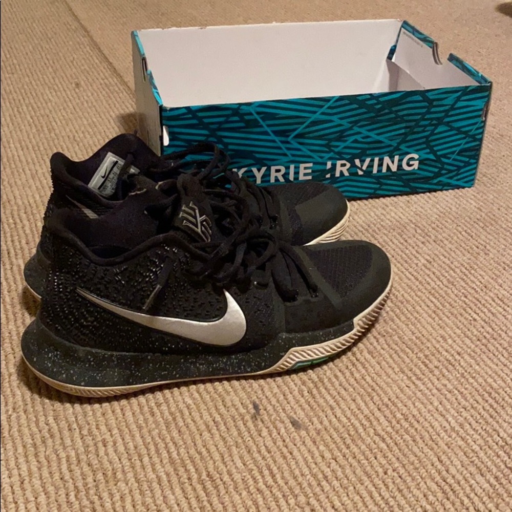 Kyrie 3 Basketball Shoes